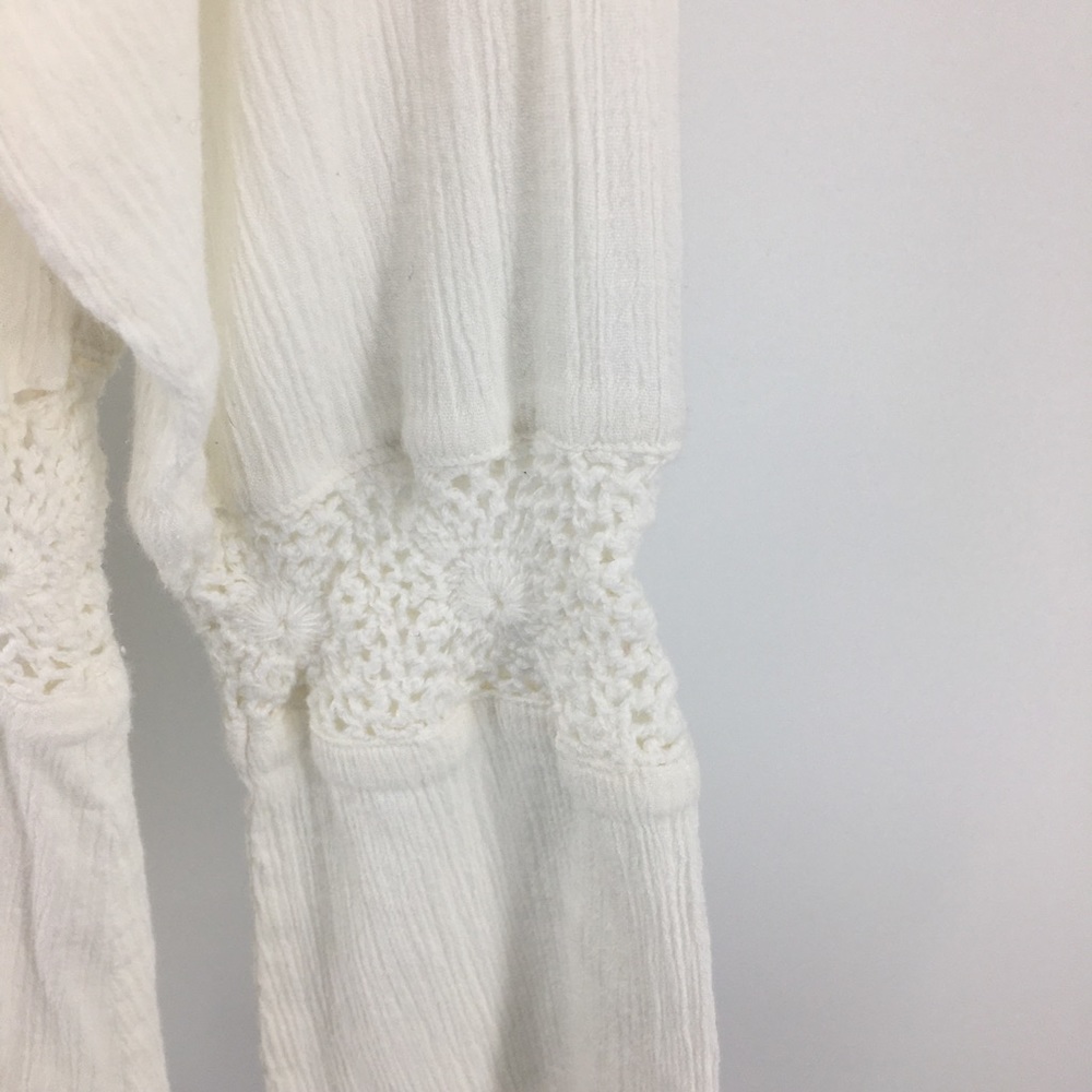 Aventura White Crocheted Top - Picture 7 of 9